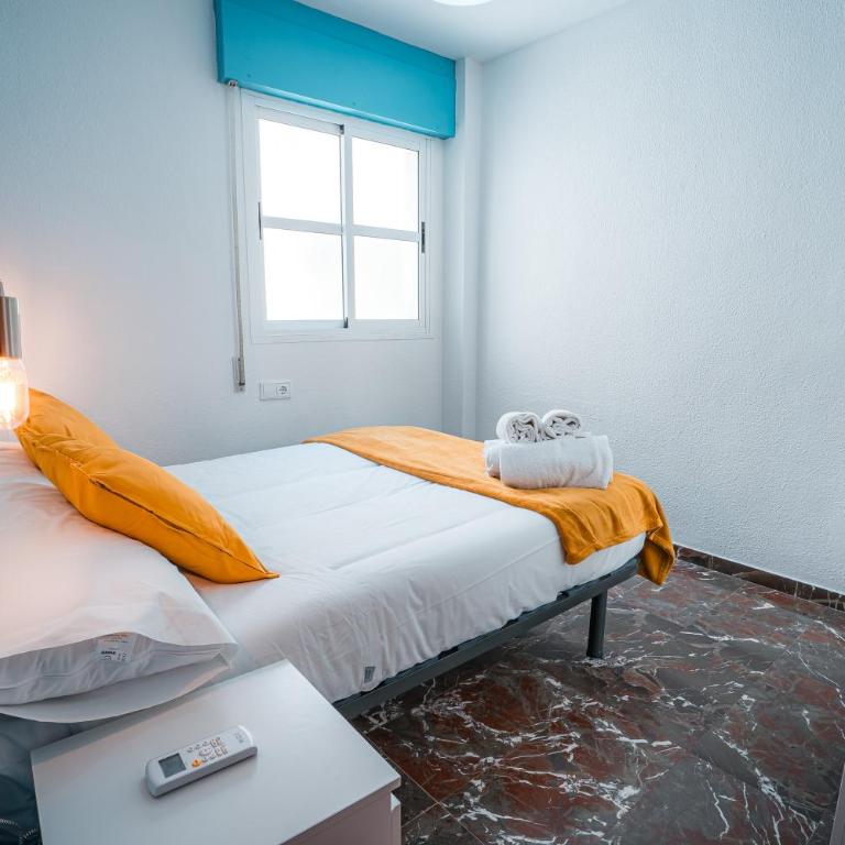 - Apartamento con Parking - QH Plaza San Isidro - Two-Bedroom Apartment - 4