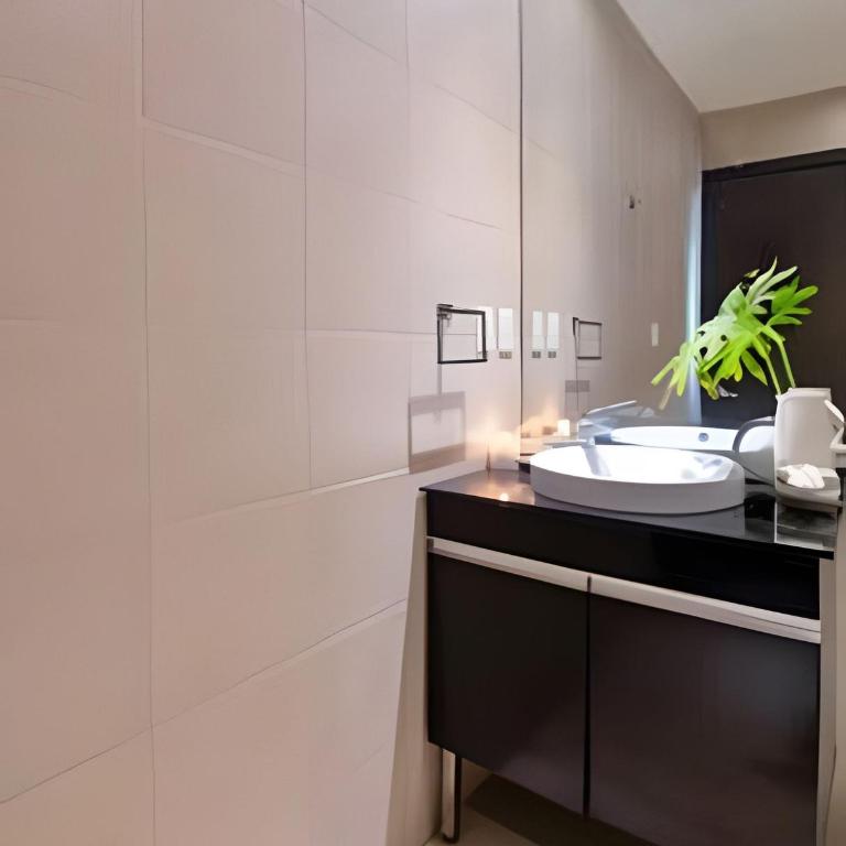 Walk Everywhere in Roma Norte: 3 BR, Balconies - Three-Bedroom Apartment - 40