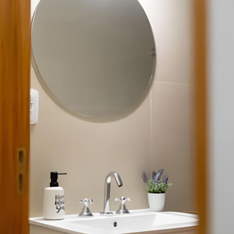 Departamento en Barrio tranquilo con Cochera - Two-Bedroom Apartment - 49