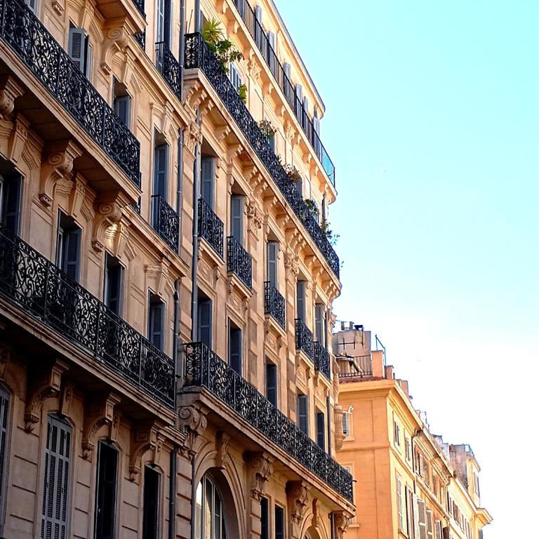 Chez l'habitant, propose Grande chambre Vieux port Marseille - Chambre Double - 20