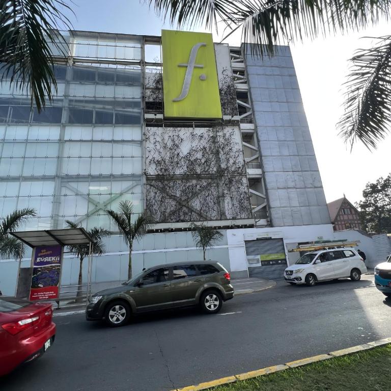 Bright 1BR close to boulevard - One-Bedroom Apartment - 22