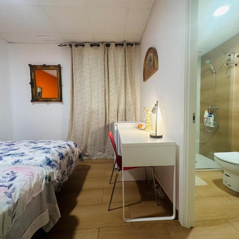 Mirador 2 del Mercado Central - habitacion con baño privado en el centro de la Ciudad Vella - Double Room with Private Bathroom - 14