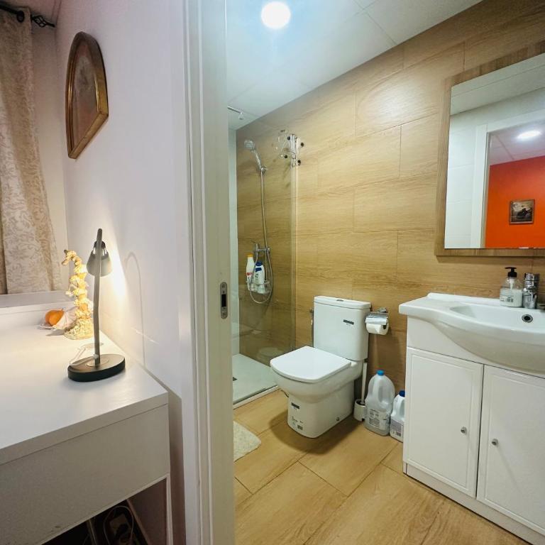 Mirador 2 del Mercado Central - habitacion con baño privado en el centro de la Ciudad Vella - Double Room with Private Bathroom - 22