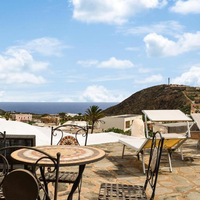 Lovely Home In Pantelleria With House Sea View - Four-Bedroom Vacation Home - 5