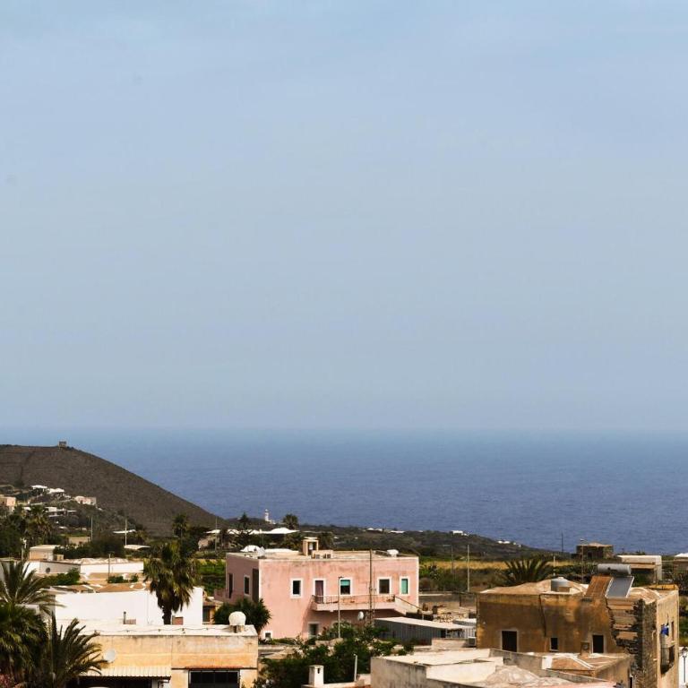 Lovely Home In Pantelleria With House Sea View - Four-Bedroom Vacation Home - 16