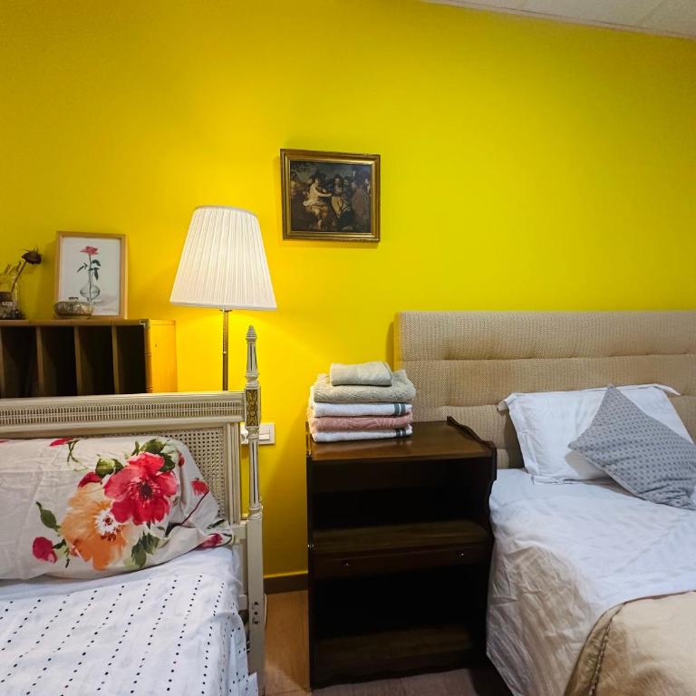 Mirador 2 del Mercado Central - habitacion con baño privado en el centro de la Ciudad Vella - Mixed Dormitory Room - 11