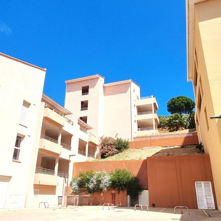 Banyuls T4 climatisé avec parking à 2 pas de la plage - FR-1-309-359 - Three-Bedroom Apartment - 16