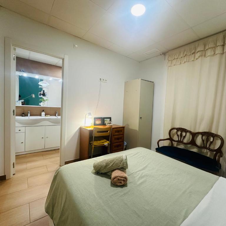 Mirador 1 del Mercado Central - habitacion con baño privado en el centro de la Ciudad Vella - One-Bedroom Apartment - 25