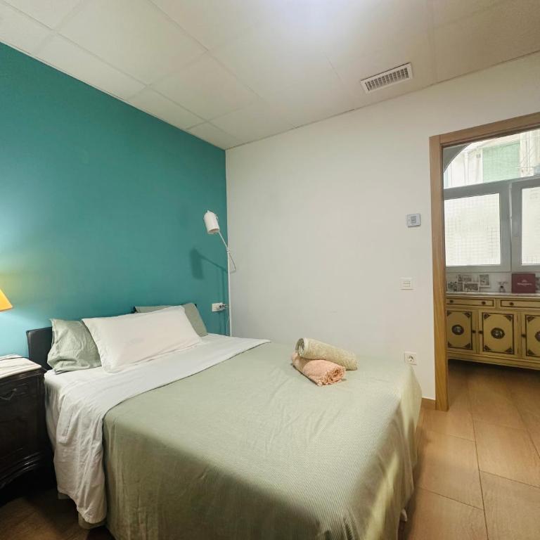 Mirador 1 del Mercado Central - habitacion con baño privado en el centro de la Ciudad Vella - One-Bedroom Apartment - 24