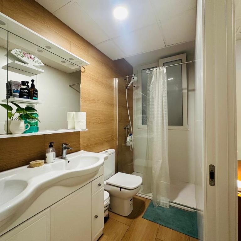 Mirador 1 del Mercado Central - habitacion con baño privado en el centro de la Ciudad Vella - One-Bedroom Apartment - 23