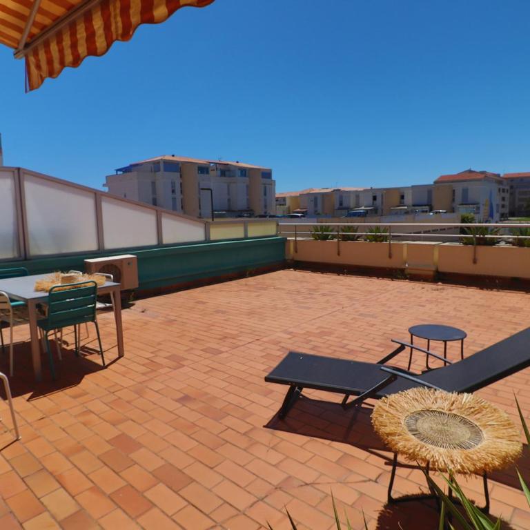 Terrasse de 30m², 2 pièces à Sète - FR-1-472-203 - Apartment - 1