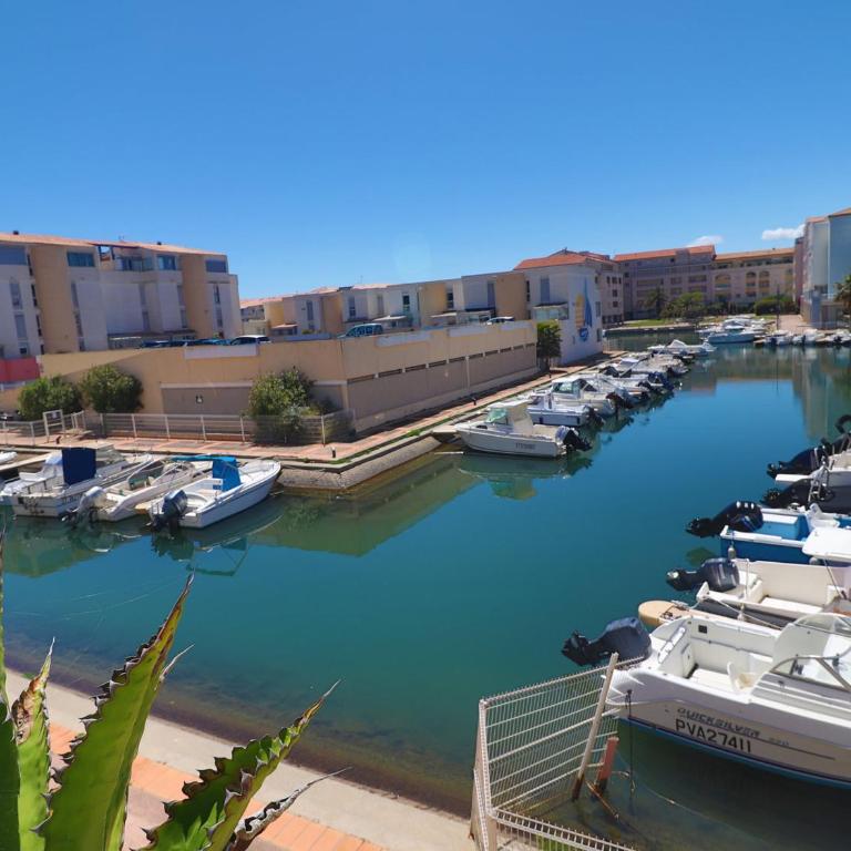 Terrasse de 30m², 2 pièces à Sète - FR-1-472-203 - Apartment - 2