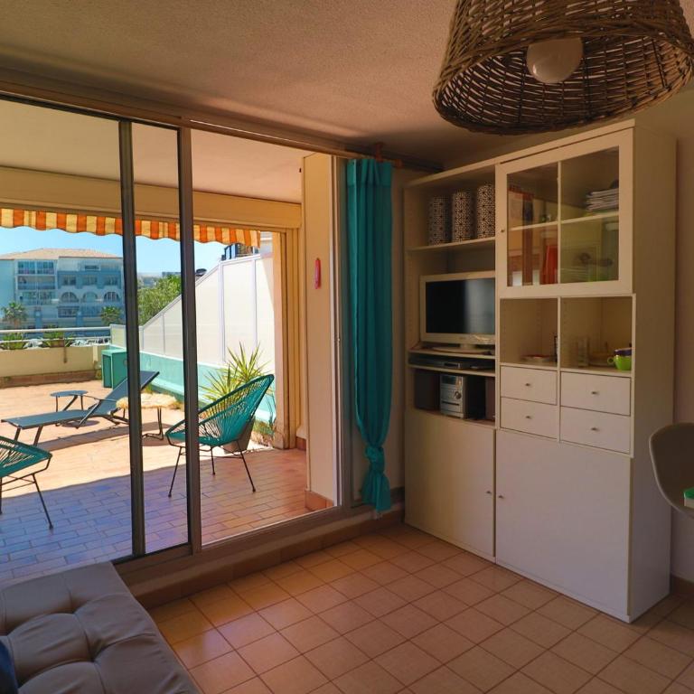 Terrasse de 30m², 2 pièces à Sète - FR-1-472-203 - Apartment - 4