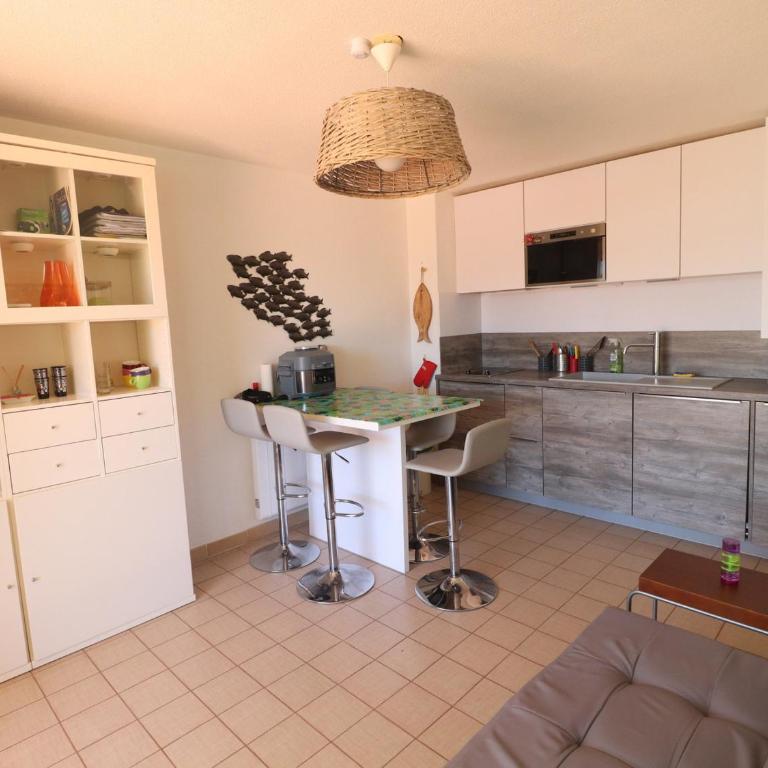 Terrasse de 30m², 2 pièces à Sète - FR-1-472-203 - Apartment - 5