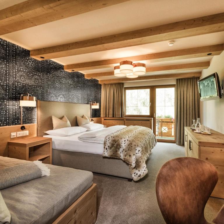 Hotel Post Sport- und Wellness - Superior Dreibettzimmer - 1