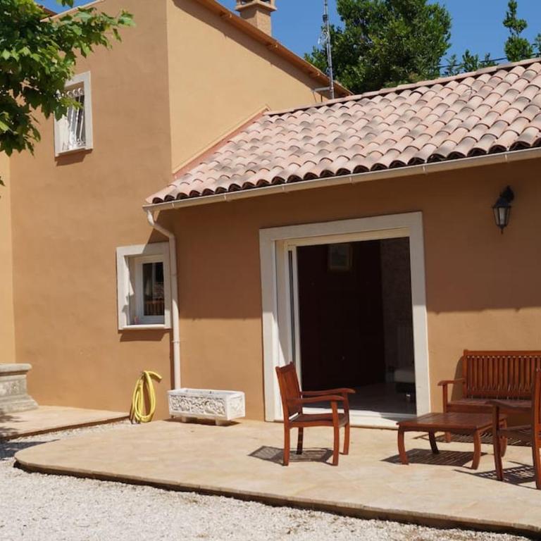 Avignon grande villa avec piscine sans vis à vis - Villa - 32