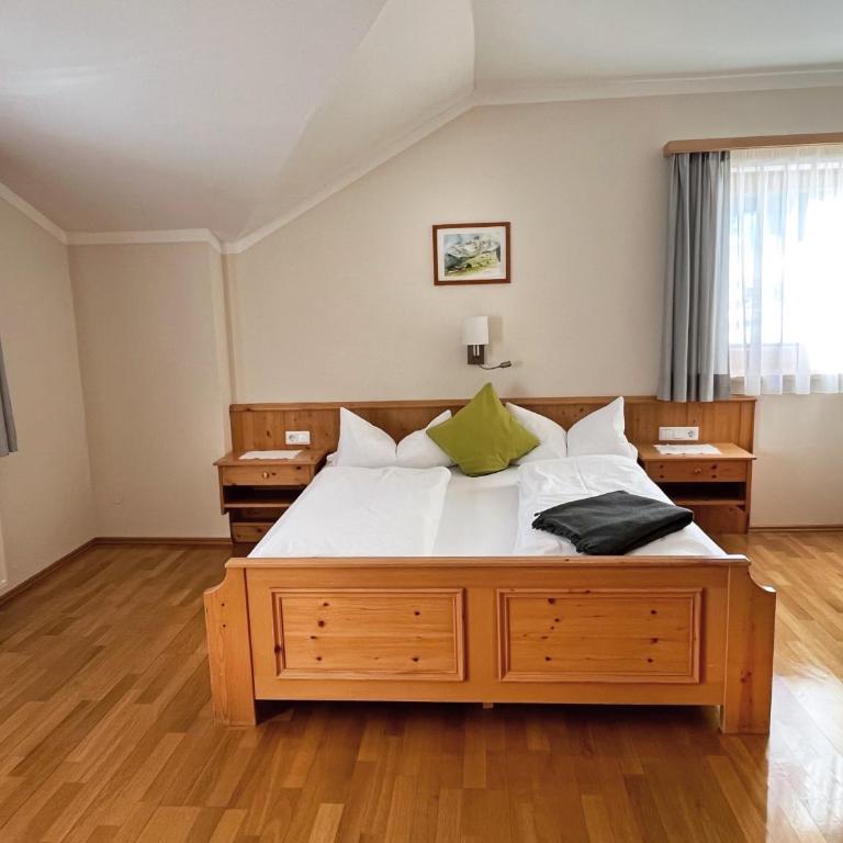 Mittersteghof - One-Bedroom Apartment - 2