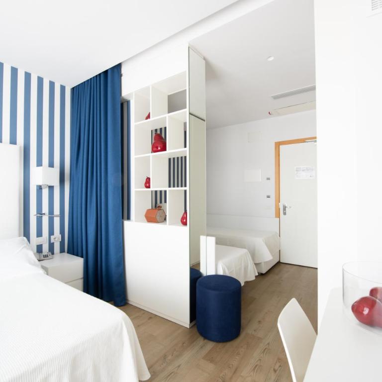 Hotel Fedora Riccione - FRONTE MARE - Quadruple Room - 5