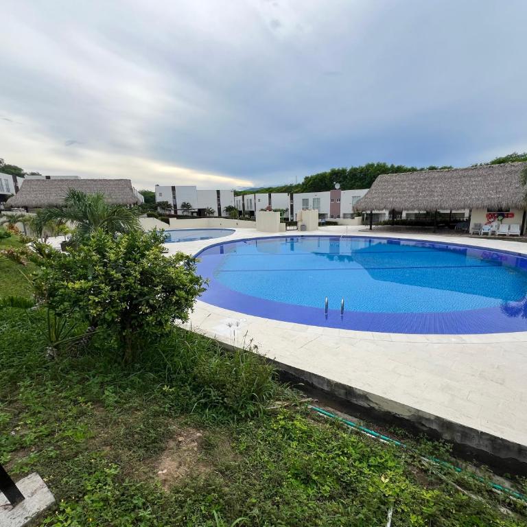 Hermosa casa para descansar - Three-Bedroom House - 1