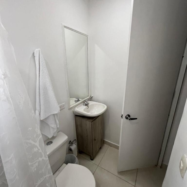 Hermosa casa para descansar - Three-Bedroom House - 7