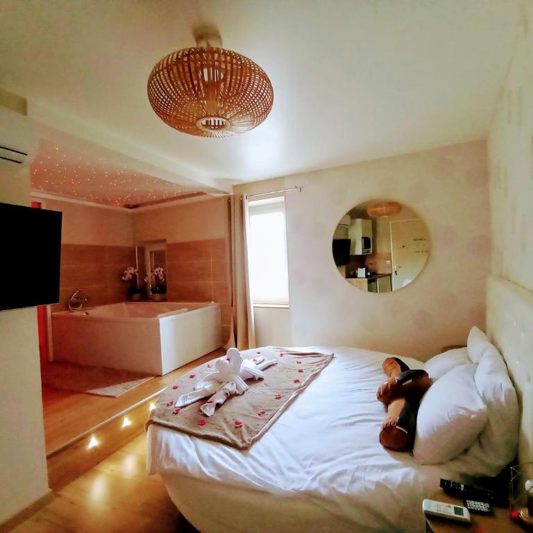 Studio Love room Spa Baignoire double La Ciotat Centre port - One-Bedroom Apartment - 10