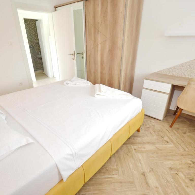 Sun Apartment - One-Bedroom Apartment - 11