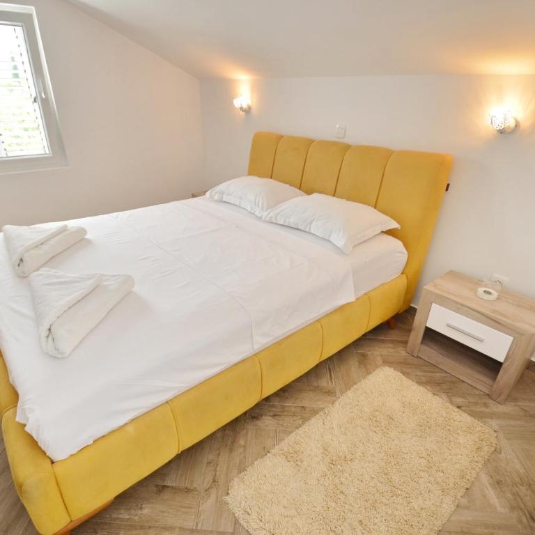Sun Apartment - One-Bedroom Apartment - 12