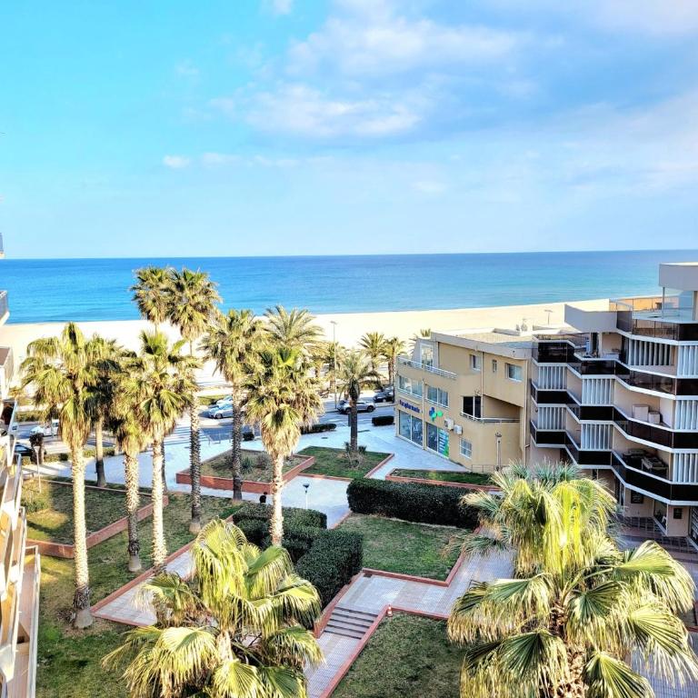 Canet-en-Roussillon T3 - 4 pers, CLIM, WIFI, PARKING, Loggia, 3 étoiles - FR-1-794-139 - Appartement - 1