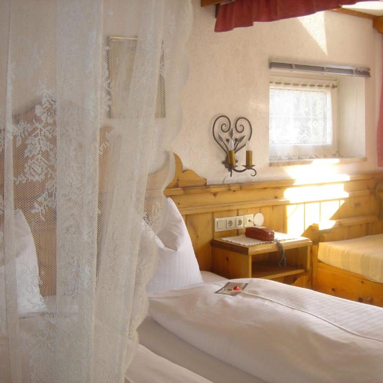 Alp Art Hotel Götzens - Dreibettzimmer - 1