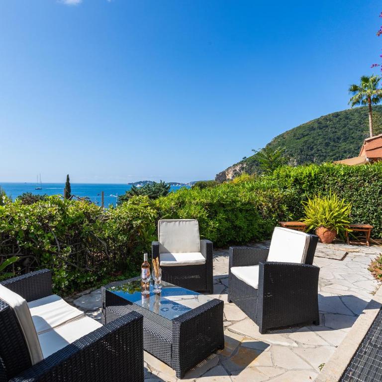 VILLA LA PETITE RESERVE VI4416 By Riviera Holiday - Villa - 2