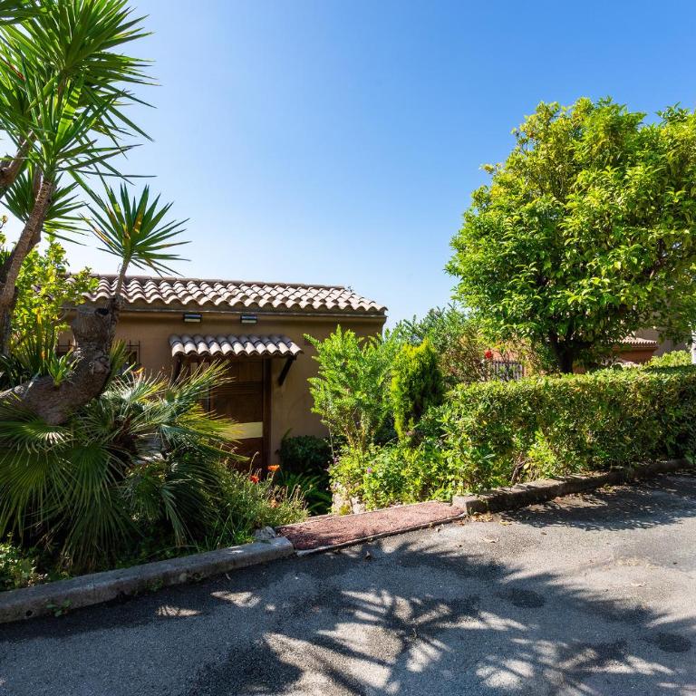 VILLA LA PETITE RESERVE VI4416 By Riviera Holiday - Villa - 5
