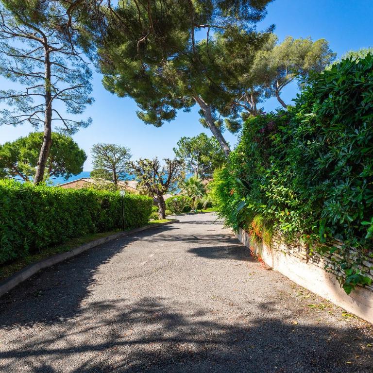 VILLA LA PETITE RESERVE VI4416 By Riviera Holiday - Villa - 6