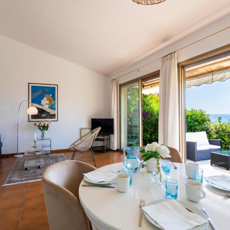 VILLA LA PETITE RESERVE VI4416 By Riviera Holiday - Villa - 9