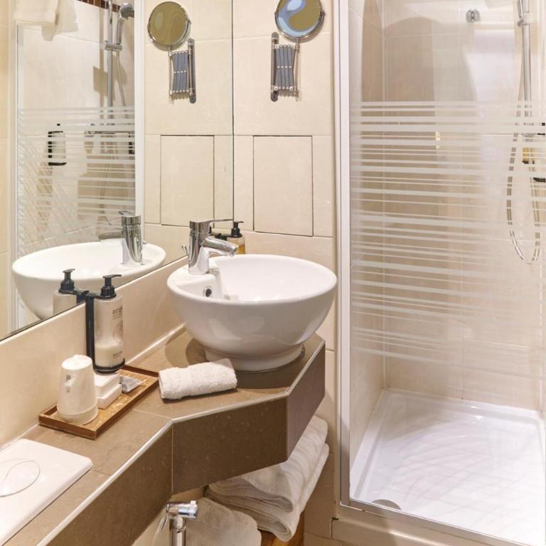 Hôtel Poussin - Chambre Triple - 4