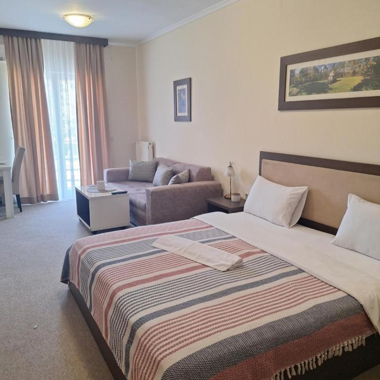 Garni Hotel Ema - Deluxe Two-Bedroom Apartment - 17