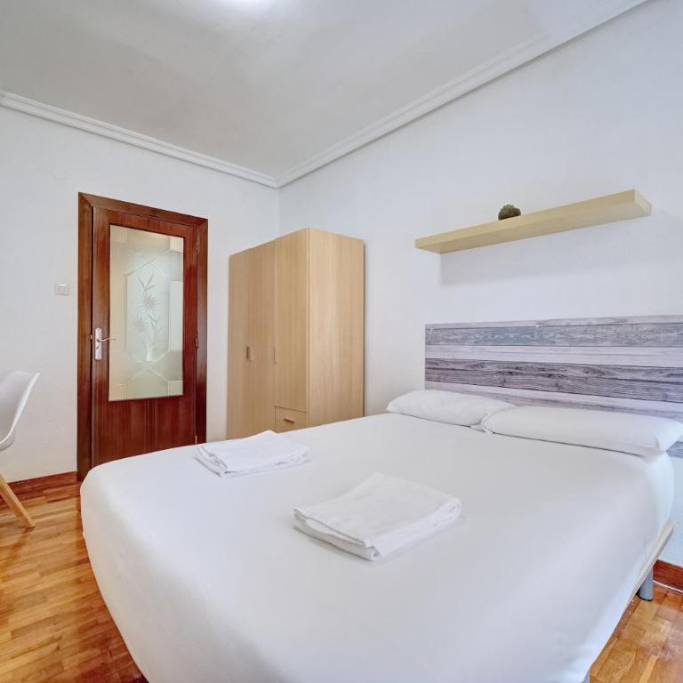Vistabella 2 by Clabao - Three-Bedroom Apartment - 16