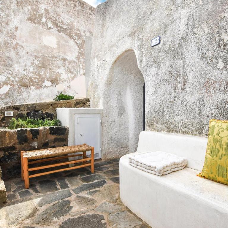 Lovely Home In Pantelleria With House Sea View - Four-Bedroom Vacation Home - 8