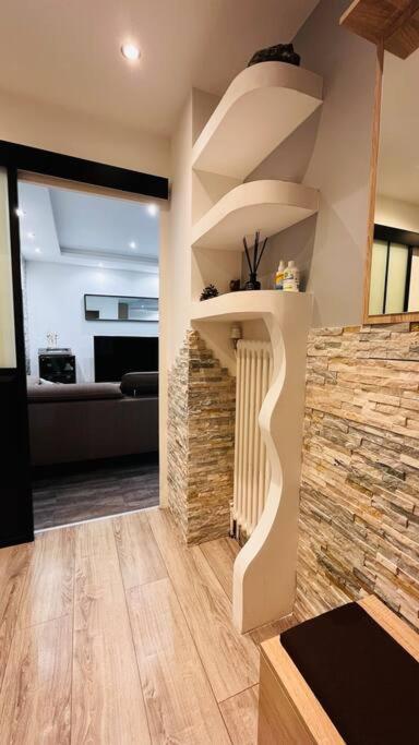 Appartement Proche centre ville avec Parking Gratuit - Apartment mit 2 Schlafzimmern - 16