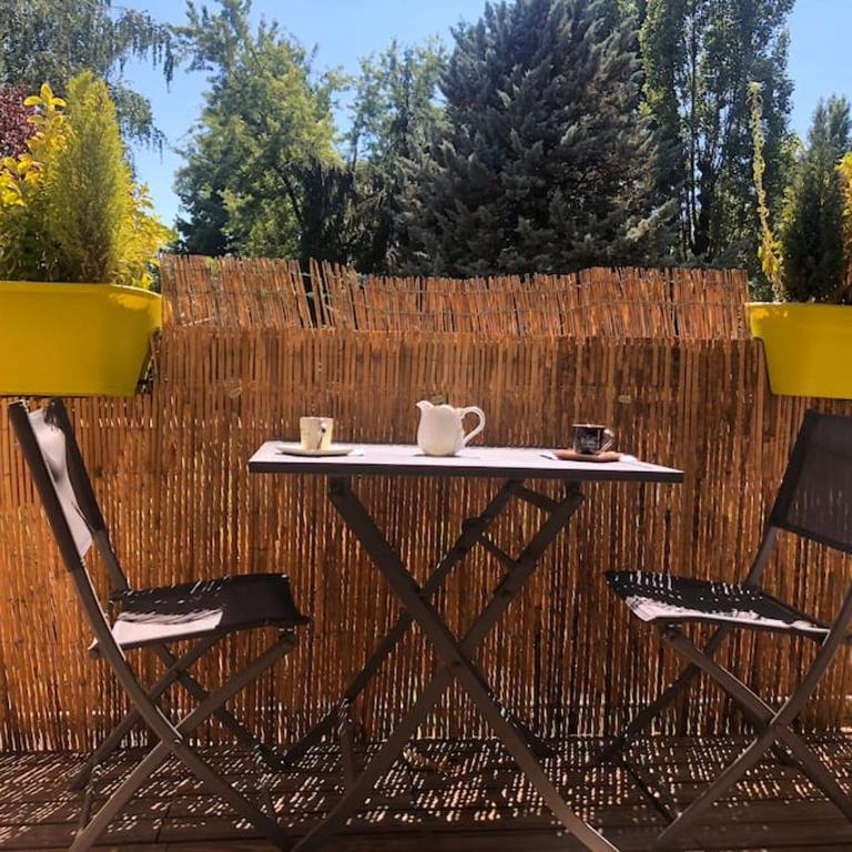 Appartement Proche centre ville avec Parking Gratuit - Apartment mit 2 Schlafzimmern - 24