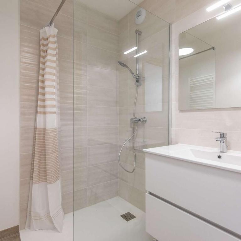 Lodge neuf avec grande terrasse et équipement haut de gamme - FR-1-401-292 - Appartement - 23