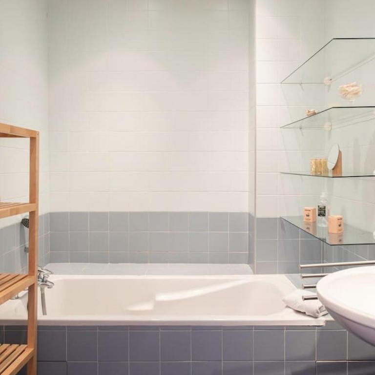 #27 Staywizus - Urban Suite AC 2 Bedrooms 10mins Walk Sea & Old Town - Appartement 2 Chambres - 40