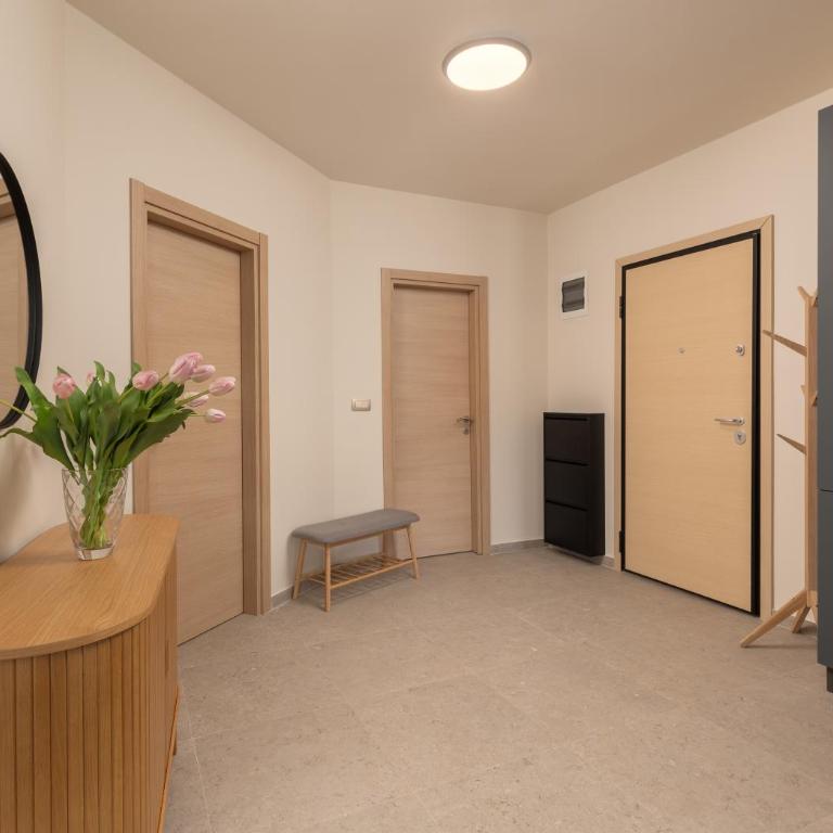 Sea View Paradise Apartment - One-Bedroom Apartment with Sea View - 9
