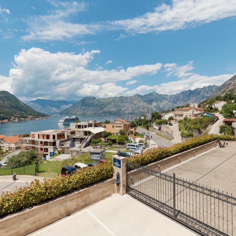 Sea View Paradise Apartment - One-Bedroom Apartment with Sea View - 19