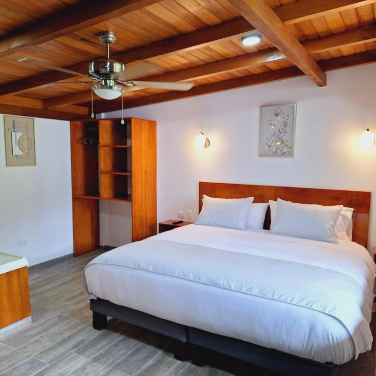 Royal River Suites & Spa Aparthotel - Suite Deluxe con bañera de hidromasaje - 22