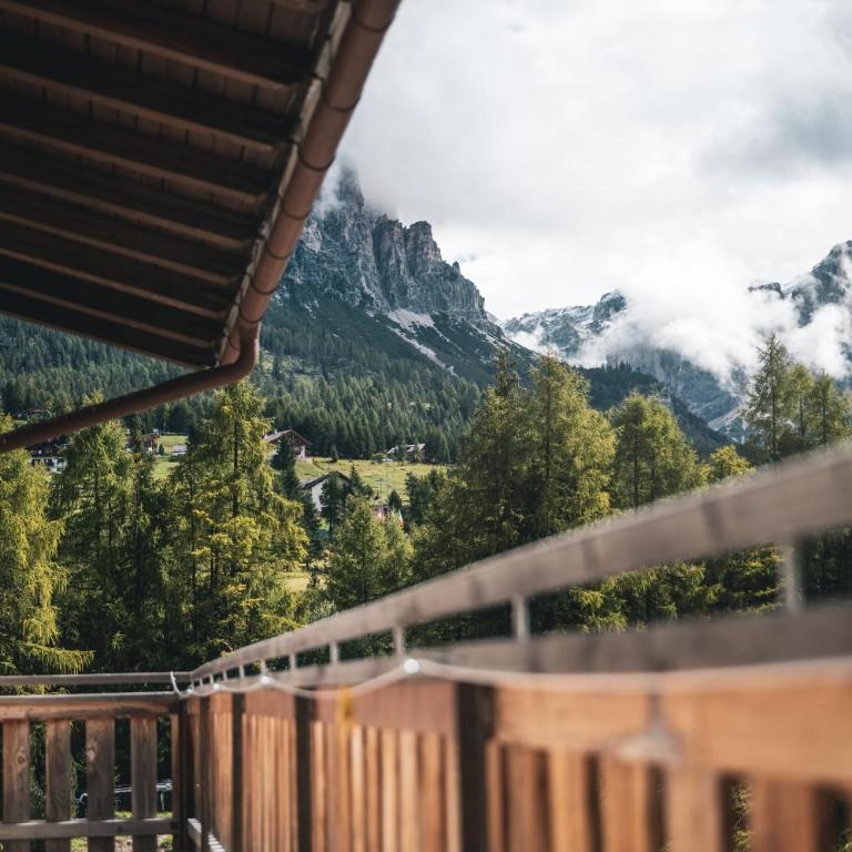 Hotel B&B Frohsinn - Camera Matrimoniale con Balcone - 7