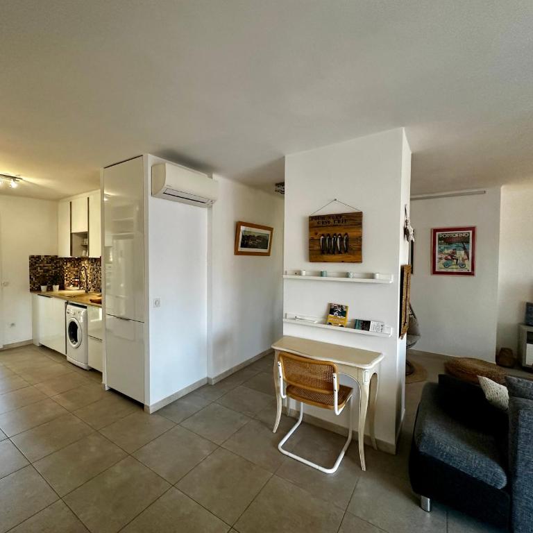 CASSIS LOVERS AND BABY Option Parking - Apartment - 4