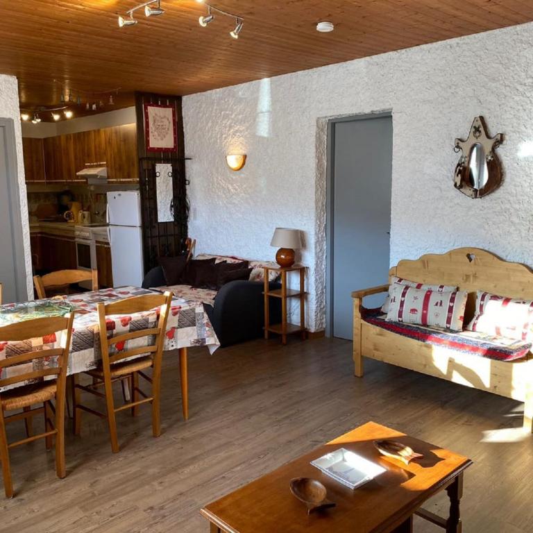 Chalet 3 Pièces, 6 Pers, Animaux Admis, Parking - FR-1-676-164 - Appartement - 1