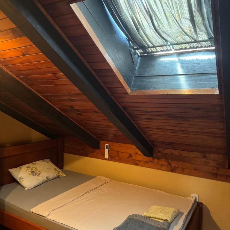 KotorHostelito - Single Room with Shared Bathroom - 4