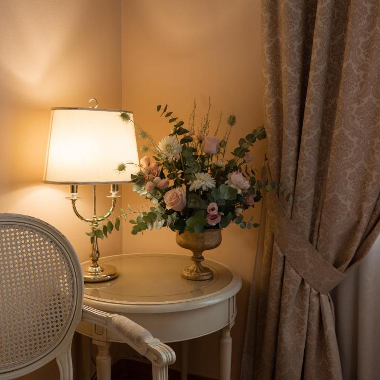 Hotel Lucrezia Borgia - Camera Matrimoniale Deluxe - 3