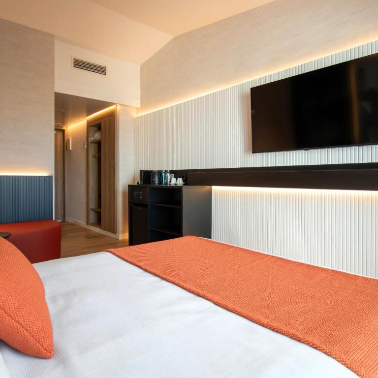 Golden Port Salou & Spa - Habitación Privilege con piscina en la azotea - 4